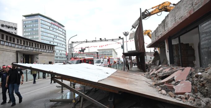 Ulus’ta İnşaat Platformu Çöktü: 3 Yaralı!